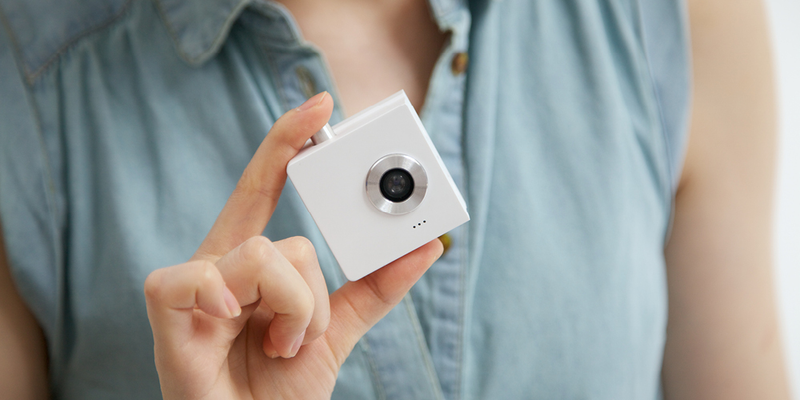 Illustration for article titled An Ingenious Camera That Splits in Two Turns Everyone Into a Subject